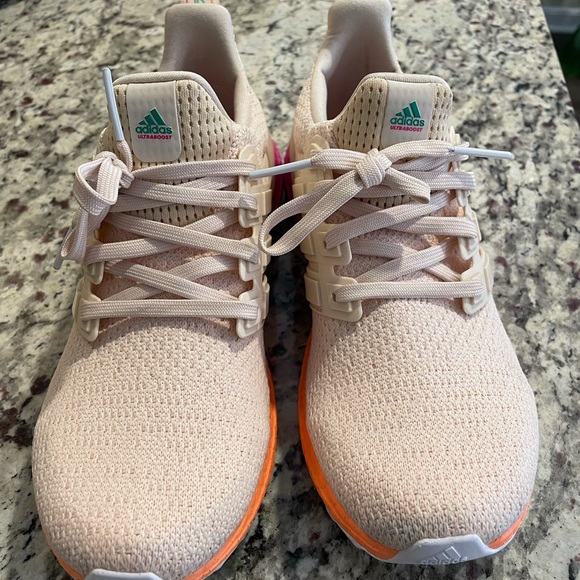 adidas UltraBOOST DNA Linen - Picture 3 of 8